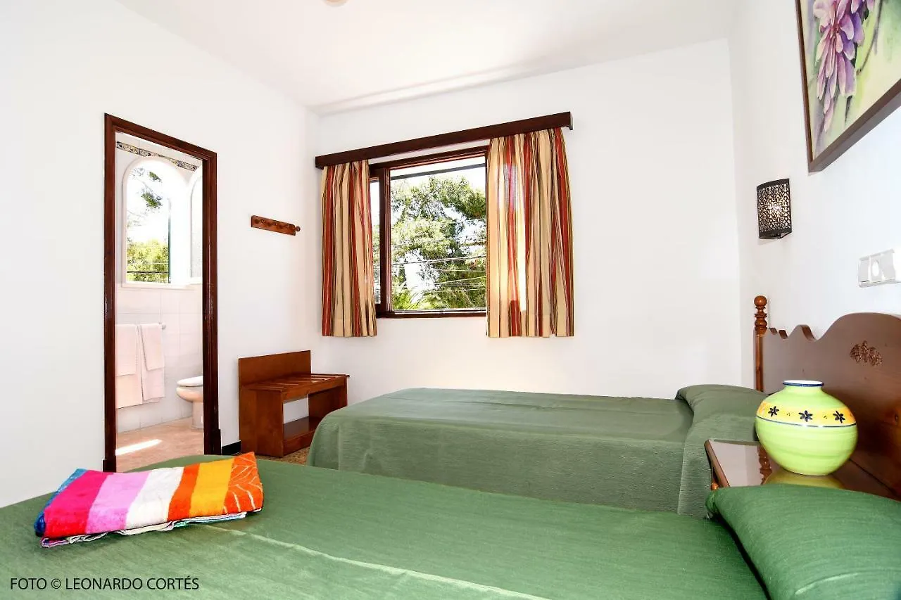 Hostal La Ceiba Cala d'Or  Guest house